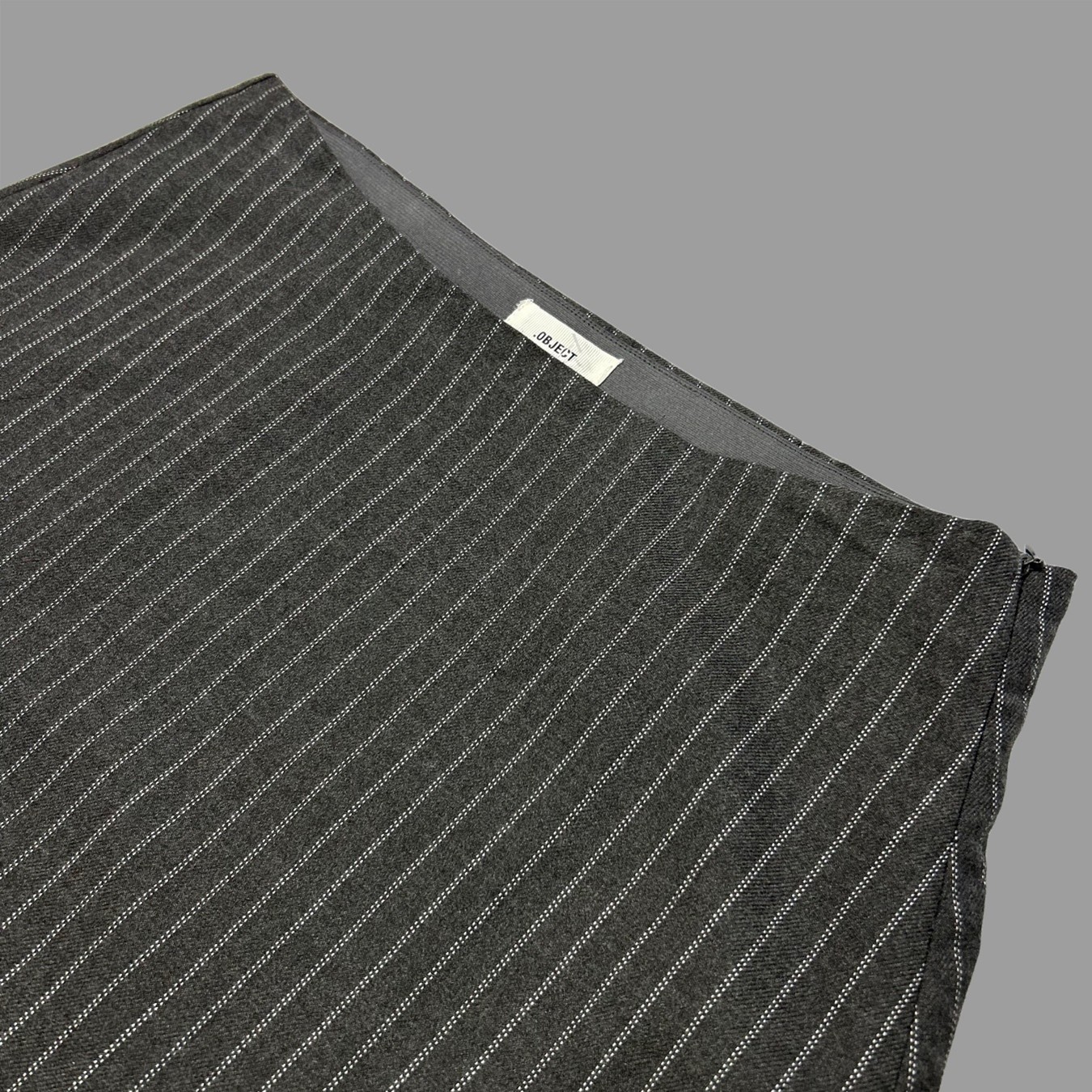 Falda Midi Objet Mujer – Rayas Diplomáticas. - Imagen 2